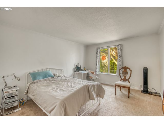 10047 Sw TRAPPER Ter, Beaverton, OR 97008