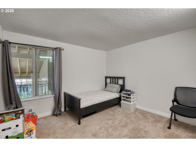 10047 Sw TRAPPER Ter, Beaverton, OR 97008