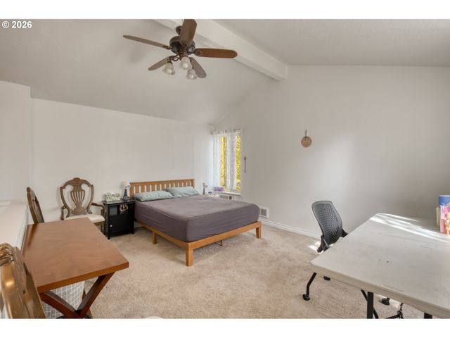 10047 Sw TRAPPER Ter, Beaverton, OR 97008