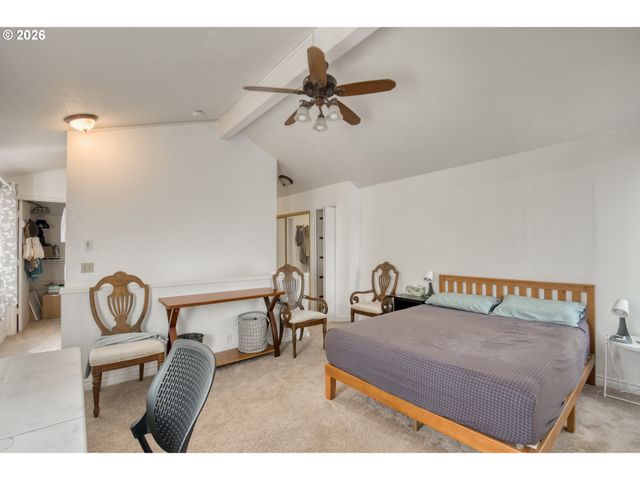 10047 Sw TRAPPER Ter, Beaverton, OR 97008