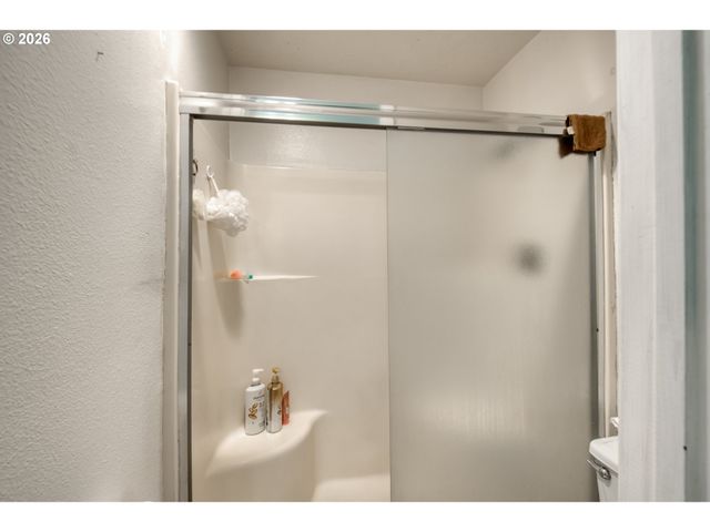 10047 Sw TRAPPER Ter, Beaverton, OR 97008