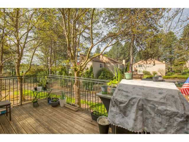 10047 Sw TRAPPER Ter, Beaverton, OR 97008