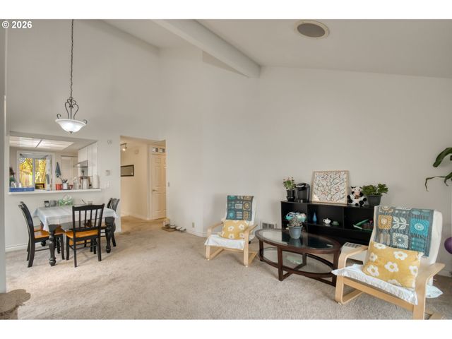 10047 Sw TRAPPER Ter, Beaverton, OR 97008