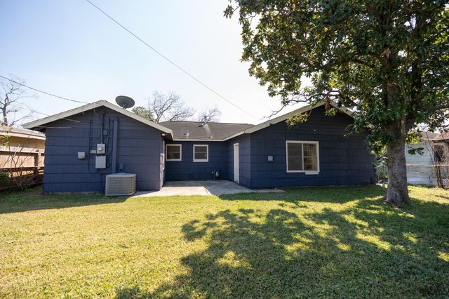 5631 Westover Street, Houston, TX 77033