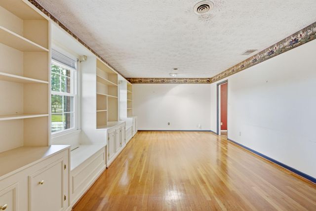 4660 Athens Walnut Hill Pike, Lexington, KY 40515