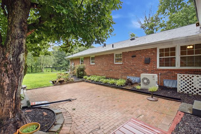 4660 Athens Walnut Hill Pike, Lexington, KY 40515