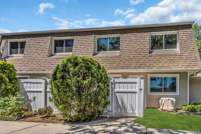 206 Storm Drive, Holtsville, NY 11742
