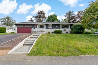 7 Harold Ave, Somerset, MA 02726