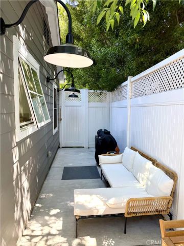 1820 S Wooster Street, Los Angeles, CA 90035