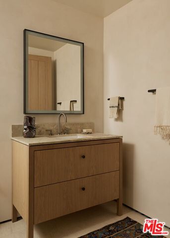 12227 Everglade Street, Los Angeles, CA 90066