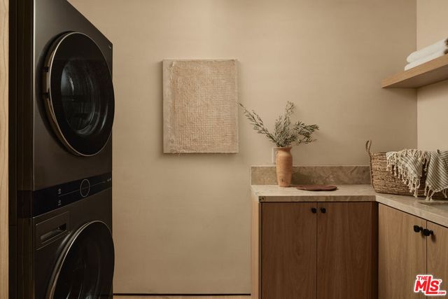 12227 Everglade Street, Los Angeles, CA 90066