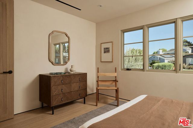 12227 Everglade Street, Los Angeles, CA 90066