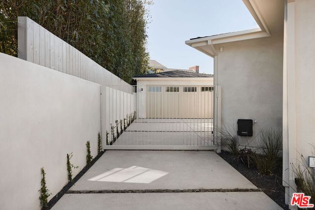 12227 Everglade Street, Los Angeles, CA 90066