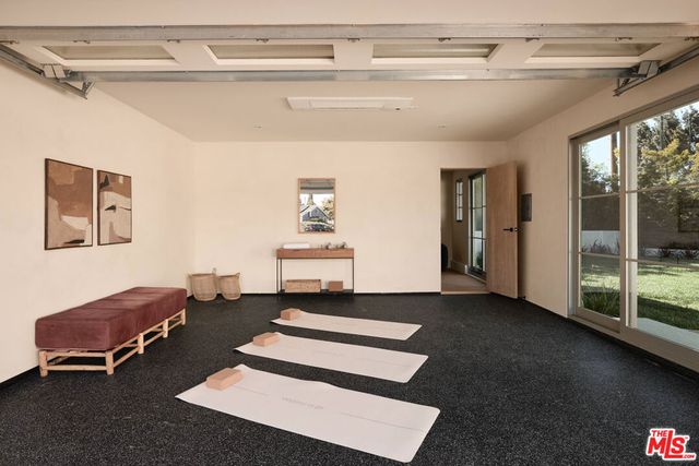 12227 Everglade Street, Los Angeles, CA 90066