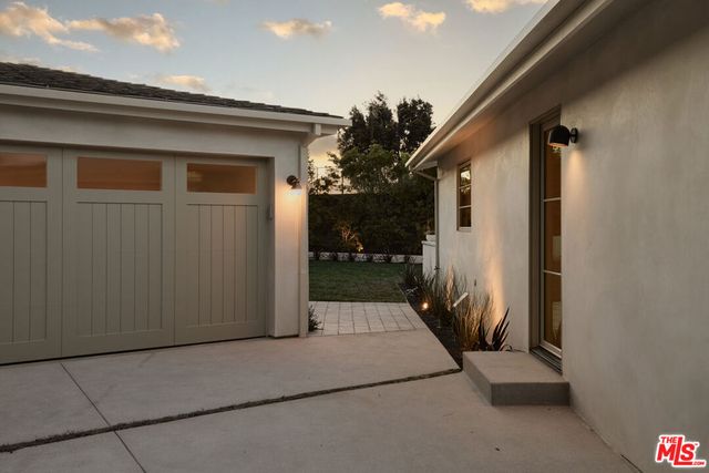 12227 Everglade Street, Los Angeles, CA 90066