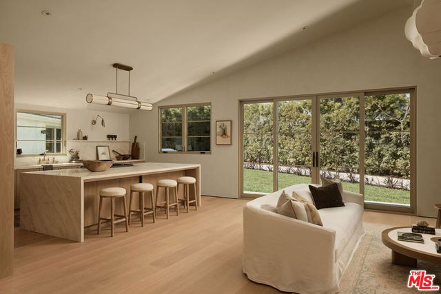 12227 Everglade Street, Los Angeles, CA 90066