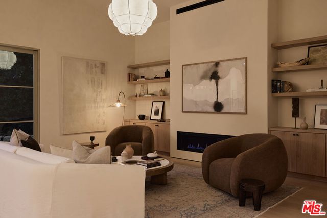 12227 Everglade Street, Los Angeles, CA 90066