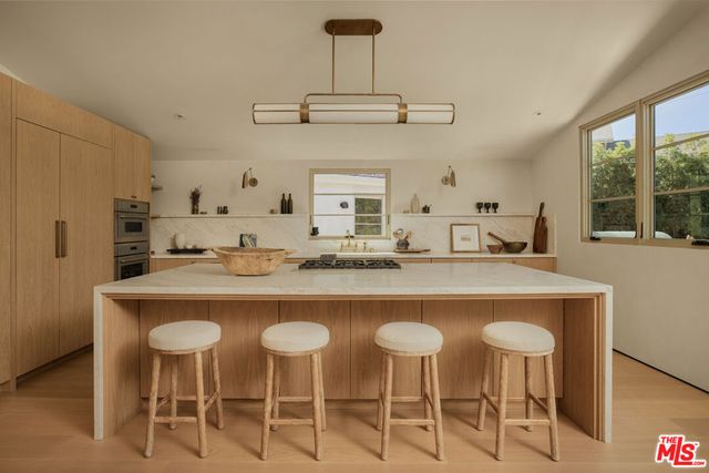 12227 Everglade Street, Los Angeles, CA 90066