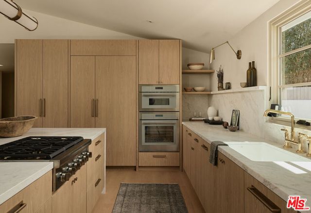 12227 Everglade Street, Los Angeles, CA 90066