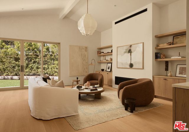 12227 Everglade Street, Los Angeles, CA 90066