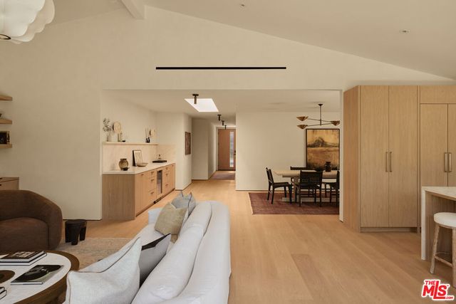 12227 Everglade Street, Los Angeles, CA 90066