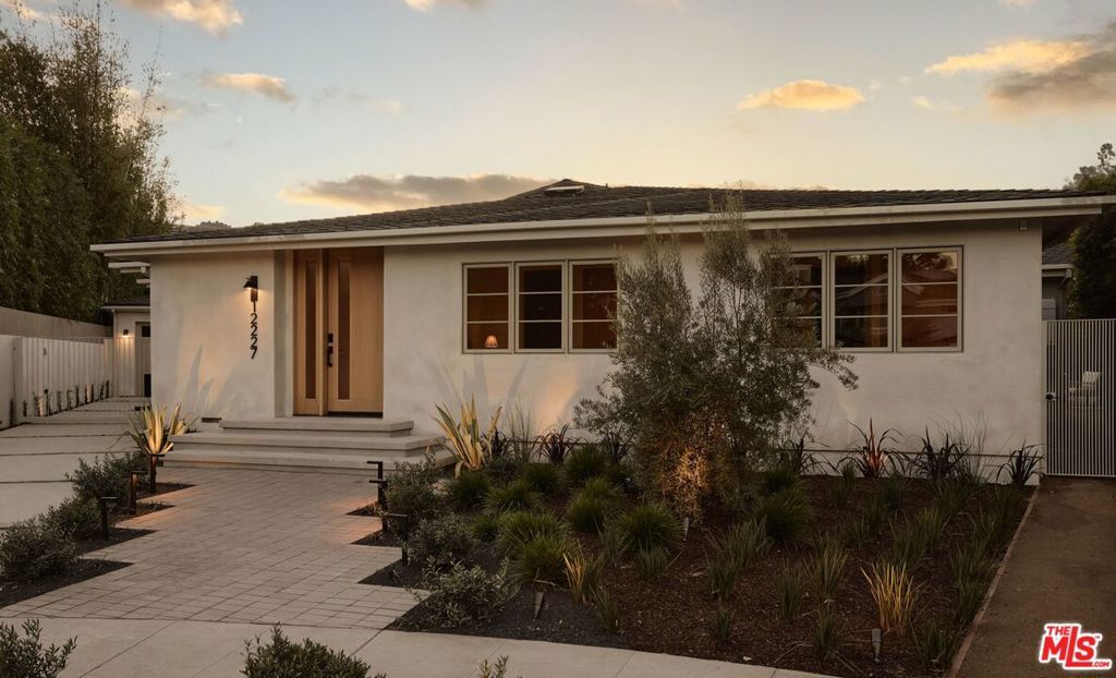 12227 Everglade Street, Los Angeles, CA 90066