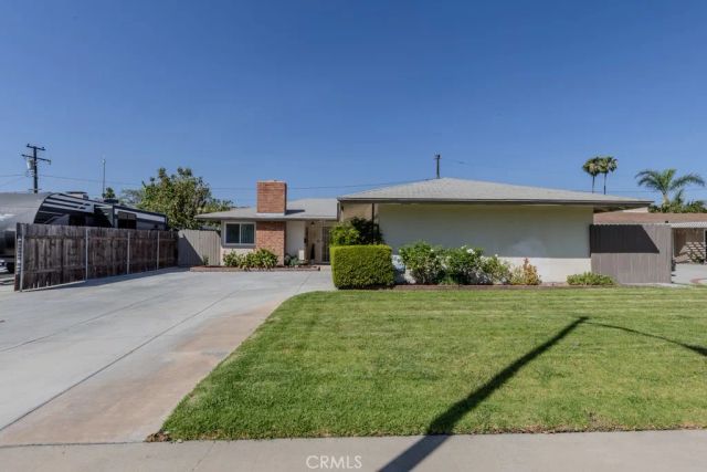2219 W Coronet Avenue, Anaheim, CA 92801