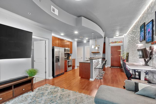301 Demonbreun St Unit 502, Nashville, TN 37201