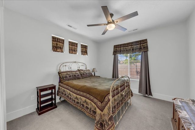 1555 W WOODSVIEW LN, St. George, UT 84770