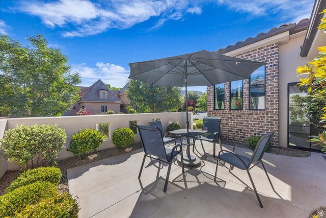 1555 W WOODSVIEW LN, St. George, UT 84770