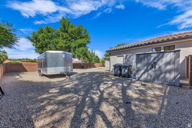 1555 W WOODSVIEW LN, St. George, UT 84770