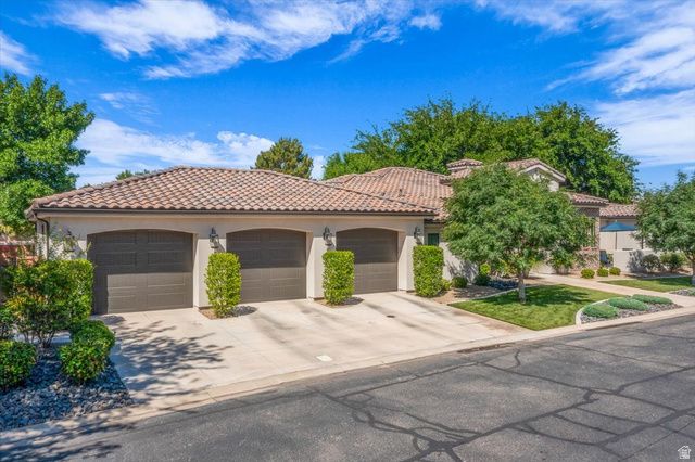 1555 W WOODSVIEW LN, St. George, UT 84770