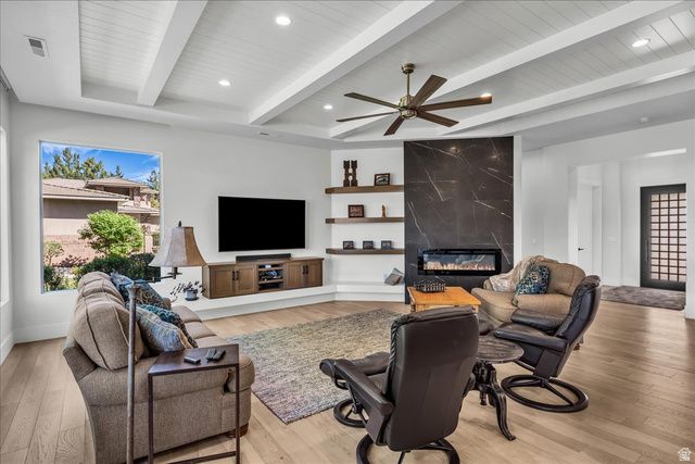 1555 W WOODSVIEW LN, St. George, UT 84770