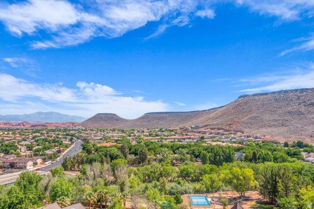 1555 W WOODSVIEW LN, St. George, UT 84770