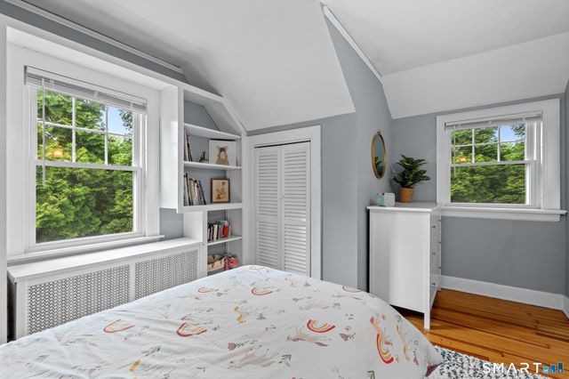 16 Clifton Avenue, West Hartford, CT 06107