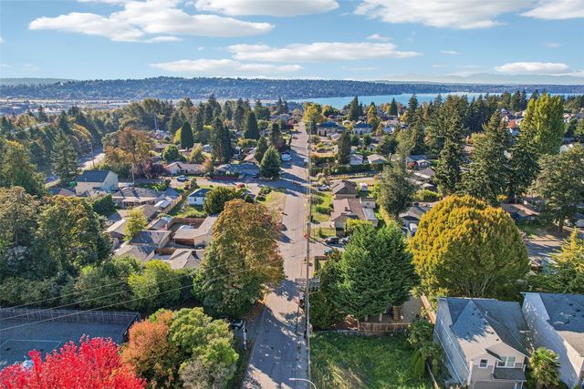 2335 NE 12th Street, Renton, WA 98056