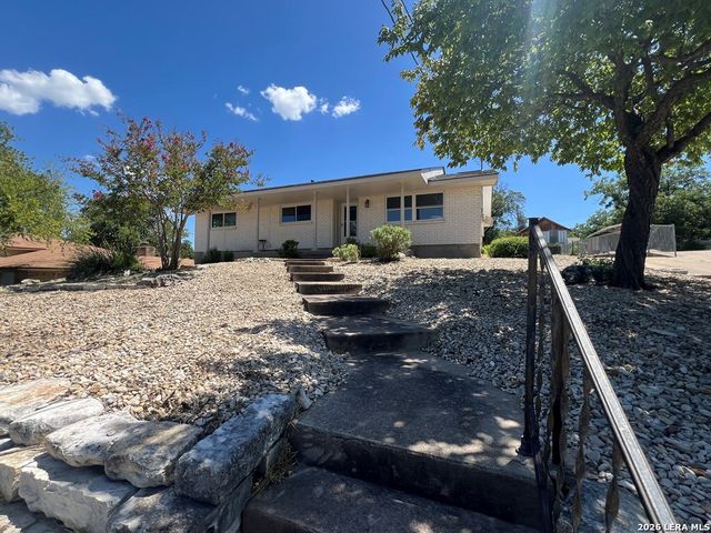 1110 Nancy Beth, Kerrville, TX 78028