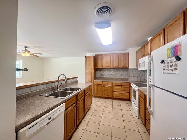 1110 Nancy Beth, Kerrville, TX 78028