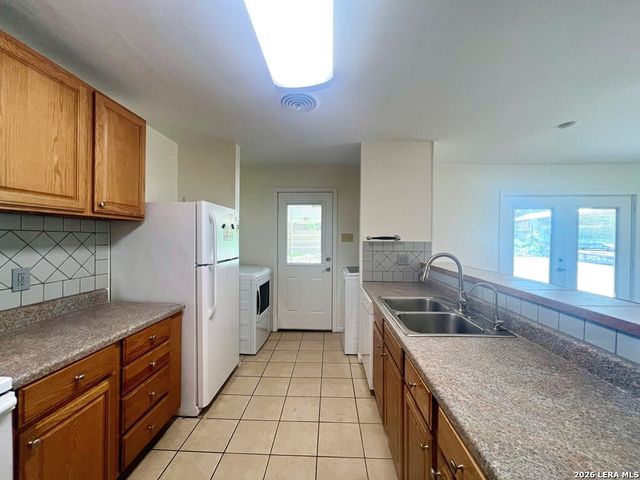 1110 Nancy Beth, Kerrville, TX 78028