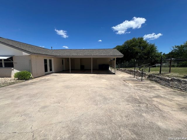 1110 Nancy Beth, Kerrville, TX 78028