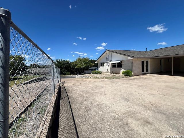 1110 Nancy Beth, Kerrville, TX 78028