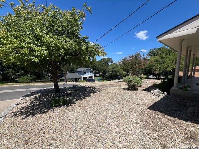 1110 Nancy Beth, Kerrville, TX 78028