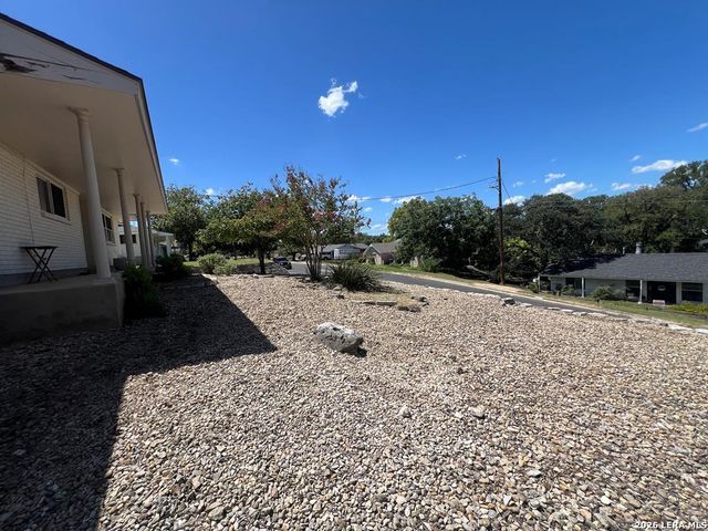 1110 Nancy Beth, Kerrville, TX 78028