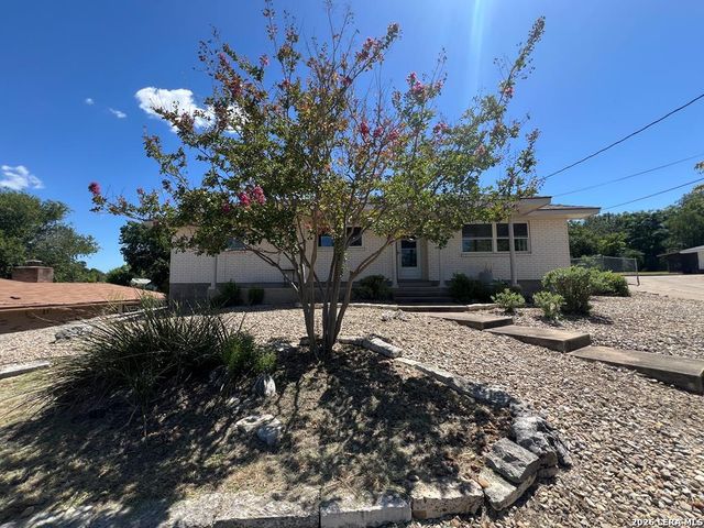 1110 Nancy Beth, Kerrville, TX 78028