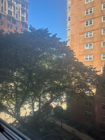 4970 N Marine Drive 528, Chicago, IL 60640
