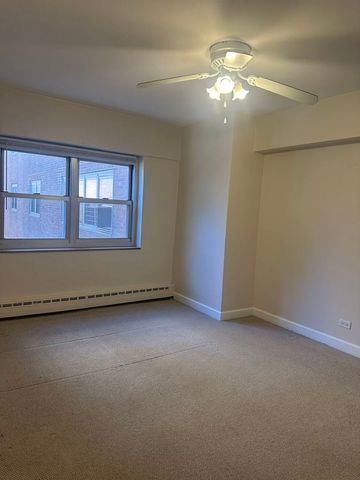 4970 N Marine Drive 528, Chicago, IL 60640
