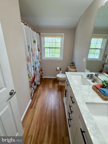 10 ARGO DR, Sewell, NJ 08080