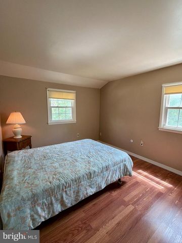 10 ARGO DR, Sewell, NJ 08080