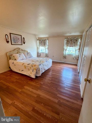 10 ARGO DR, Sewell, NJ 08080