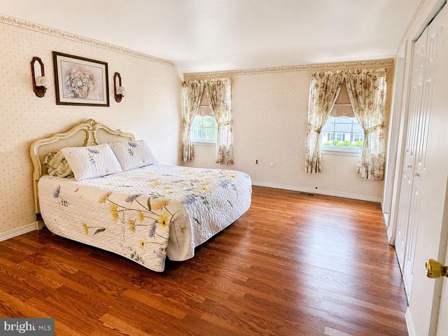 10 ARGO DR, Sewell, NJ 08080